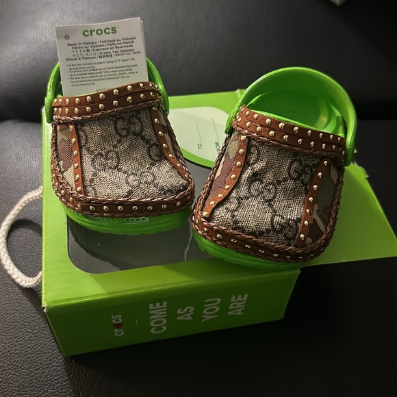 Custom Crocs Newborn size 2-3 - Picture 2 of 2